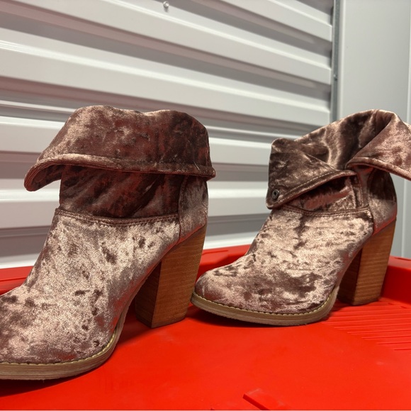 Booties - Picture 8 of 11